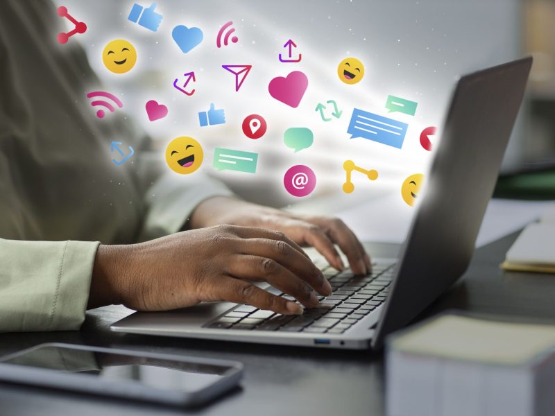 social-media-marketing-concept-marketing-with-applications(2)