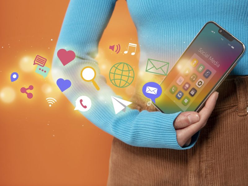 social-media-marketing-concept-marketing-with-applications(3)